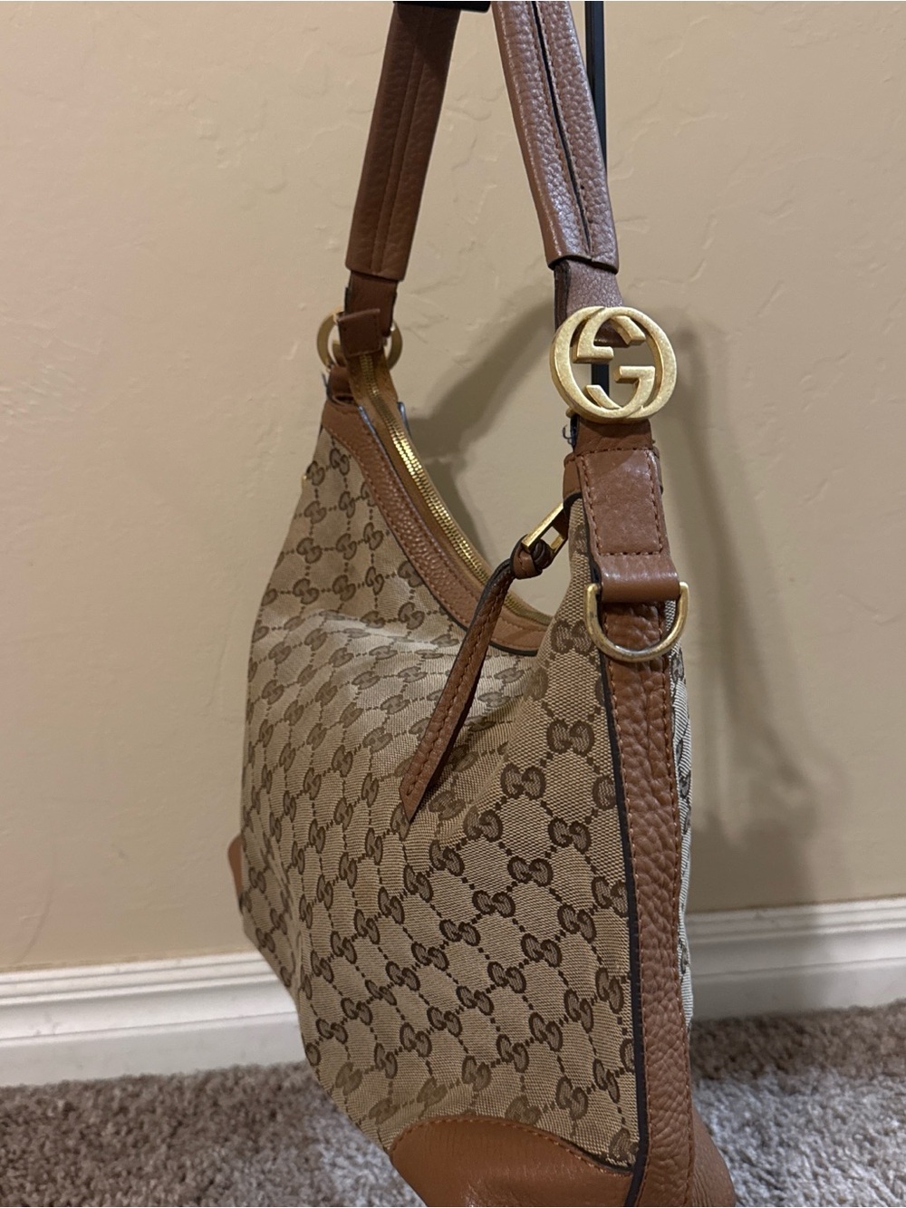 Gucci Beige and Brown GG Canvas Hobo Shoulder Bag - Picture 2 of 9
